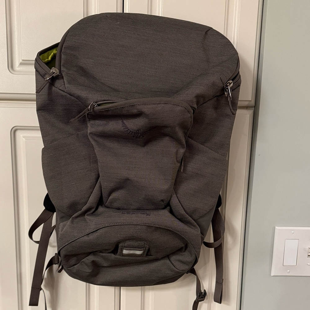 Like New Osprey Bitstream Pack Bag Charcoal Gray 30L Backpack Hiking